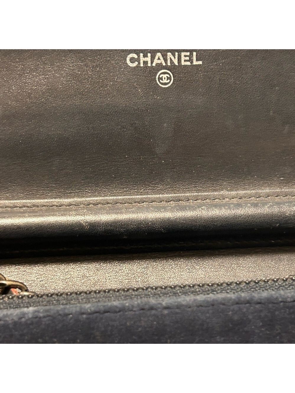 Chanel Navy Boy Velvet WOC - Picture 6 of 15